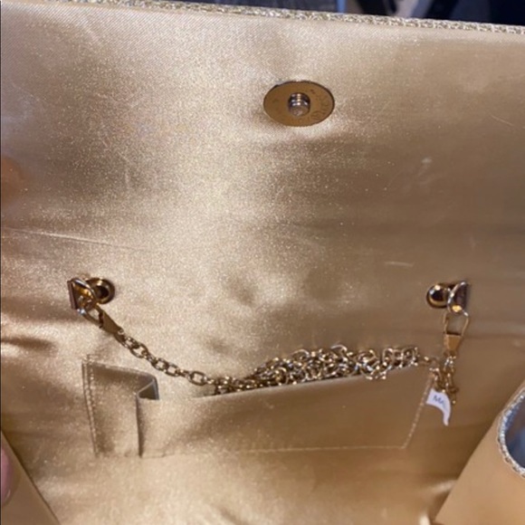 Clutch - Picture 2 of 2